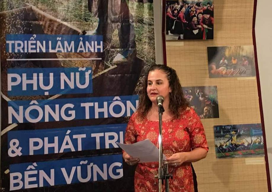 ton vinh dong gop cua phu nu nong thon qua anh