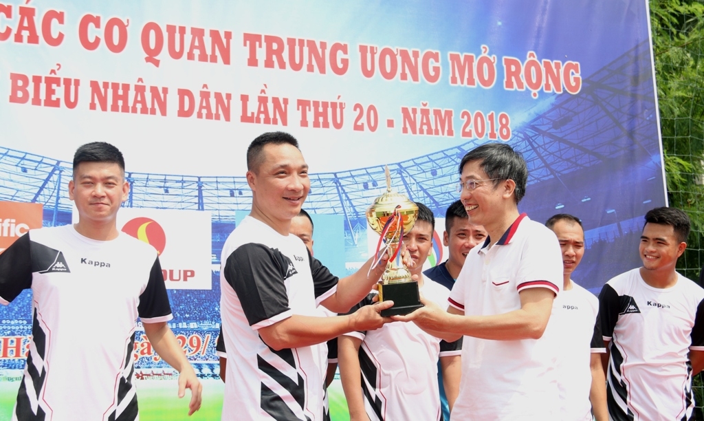 doi bong da pvn vo dich cup bao dai bieu nhan dan 2018
