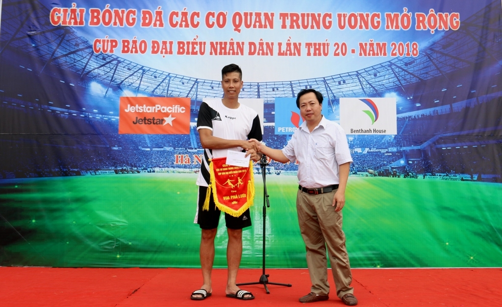 doi bong da pvn vo dich cup bao dai bieu nhan dan 2018