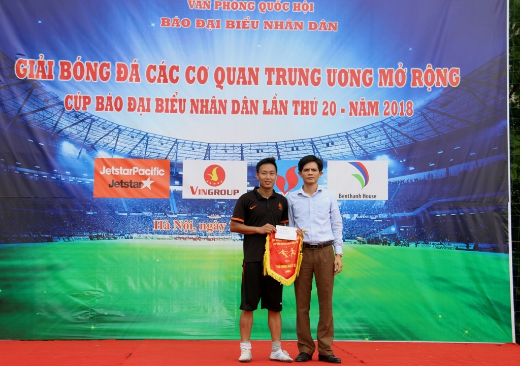 doi bong da pvn vo dich cup bao dai bieu nhan dan 2018