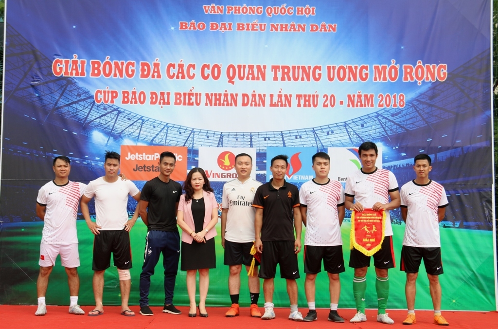 doi bong da pvn vo dich cup bao dai bieu nhan dan 2018