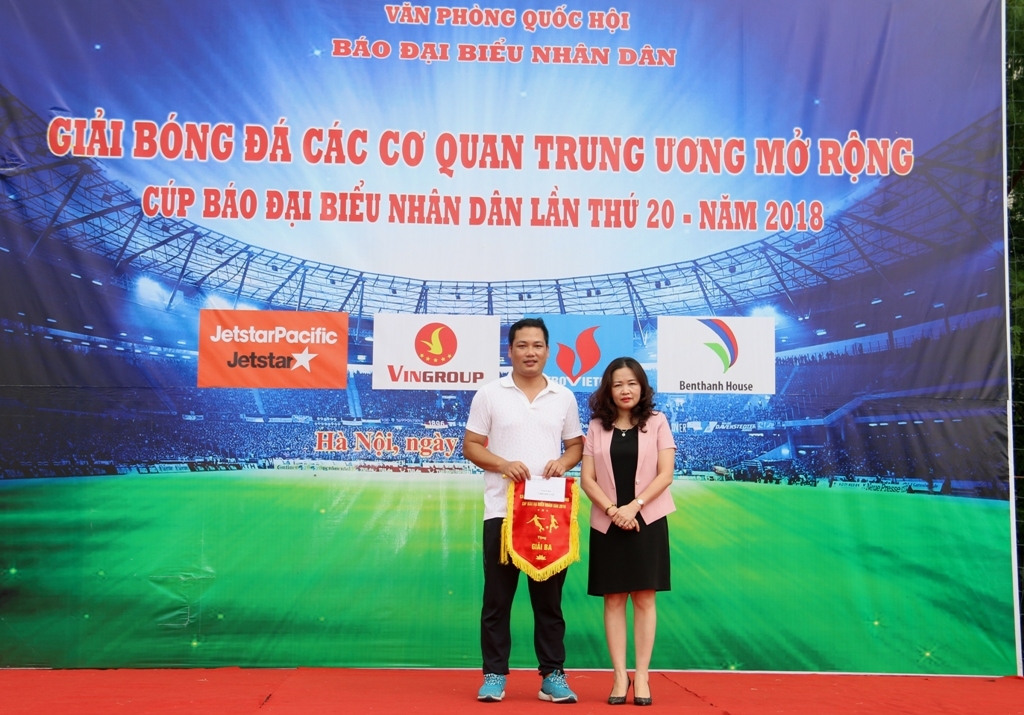 doi bong da pvn vo dich cup bao dai bieu nhan dan 2018