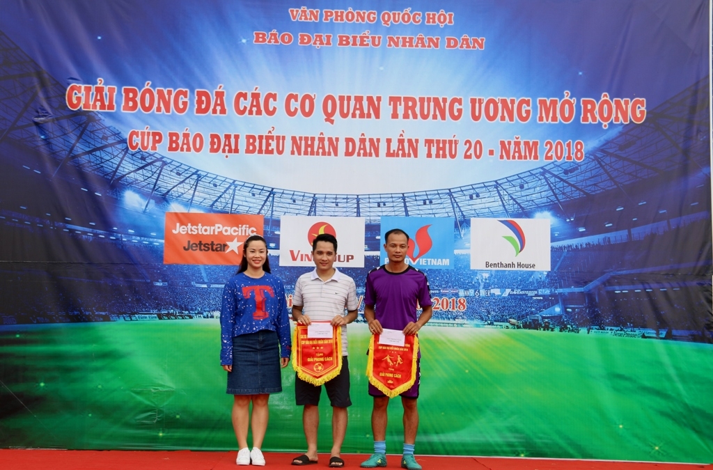 doi bong da pvn vo dich cup bao dai bieu nhan dan 2018