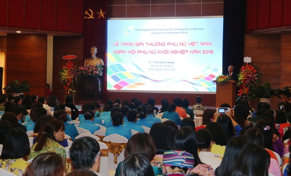 ton vinh 15 tap the ca nhan dat giai thuong phu nu viet nam 2018