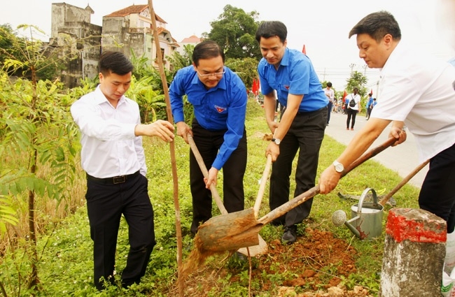 khoi dong chuong trinh hanh phuc xanh voi 10000 cay xanh duoc trong hang nam