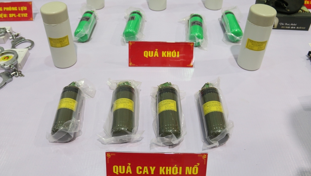 trung bay vat lieu no thiet bi quoc phong an ninh tai dse vietnam 2019