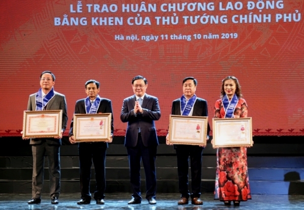 ha noi ton vinh doanh nghiep doanh nhan lam theo loi bac