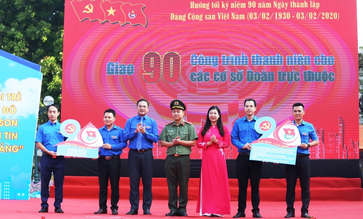 soi noi ngay hoi toi yeu to quoc toi cua tuoi tre thu do