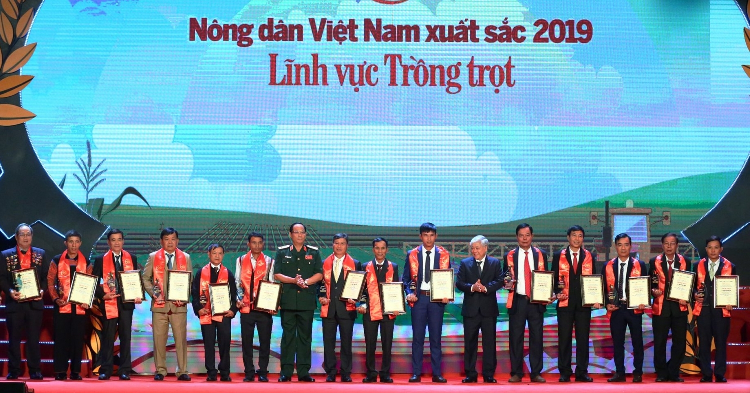 ton vinh 63 nong dan viet nam xuat sac nam 2019 552213