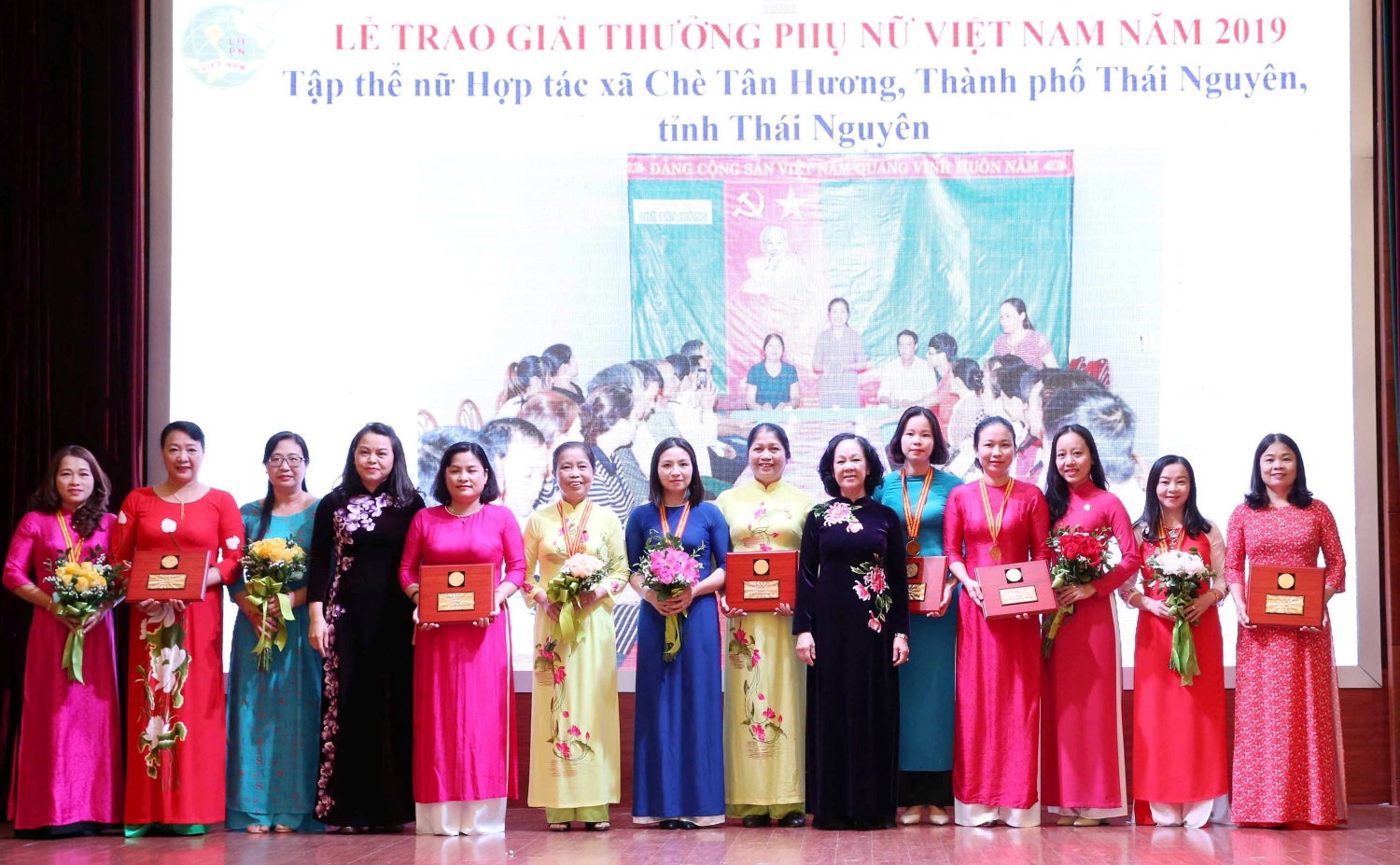 ton vinh 16 tap the ca nhan dat giai thuong phu nu viet nam 2019