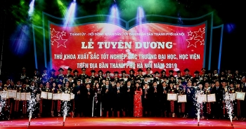 Tuyên dương 86 thủ khoa xuất sắc các trường đại học năm 2019
