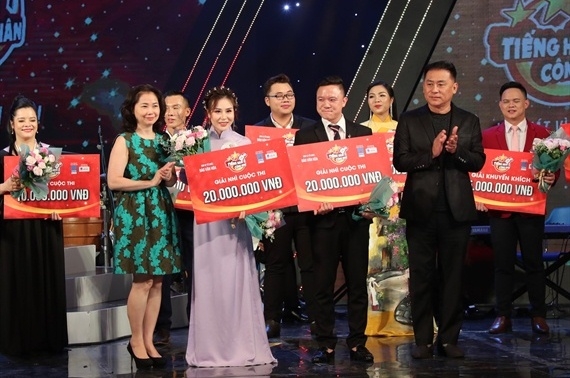 0427-tiyng-hat-cong-nhan-1
