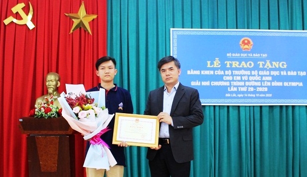 1400-ong-bui-vyn-linh-vy-tryyng-vy-giao-dyc-chinh-try-va-cong-tac-hyc-sinh-sinh-vien