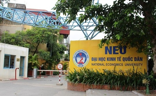 Trường đại học đầu tiên ở Hà Nội sẵn sàng đón sinh viên trở lại học tập trung Trường đại học đầu tiên ở Hà Nội sẵn sàng đón sinh viên trở lại học tập trung