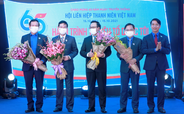 Hành trình “Tôi yêu Tổ quốc tôi” đồng hành cùng 650 trẻ em mồ côi do dịch Covid-19