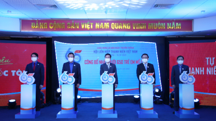 Hành trình “Tôi yêu Tổ quốc tôi” đồng hành cùng 650 trẻ em mồ côi do dịch Covid-19