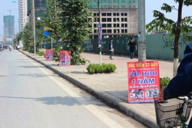 Bảo hiểm xe máy 'giá rẻ' bán ở vỉa hè