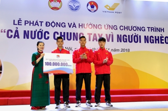 doi tuyen bong da nam quoc gia dong hanh vi nguoi ngheo
