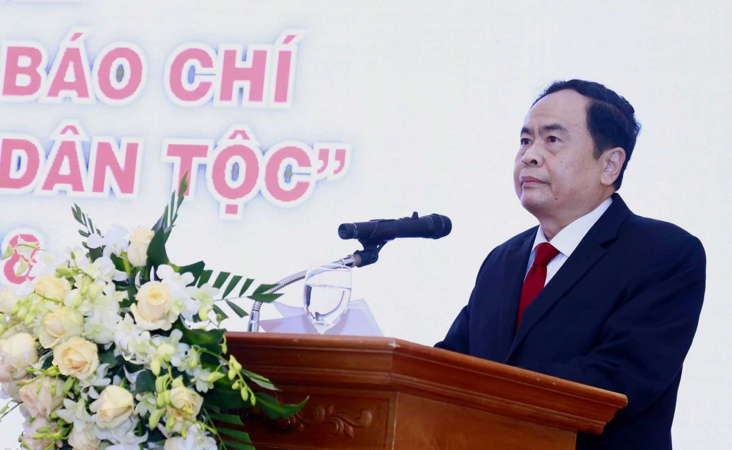 ton vinh 76 tac pham dat giai bao chi vi su nghiep dai doan ket toan dan toc
