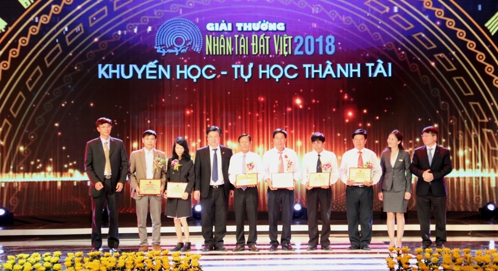vinh danh nhan tai dat viet 2018