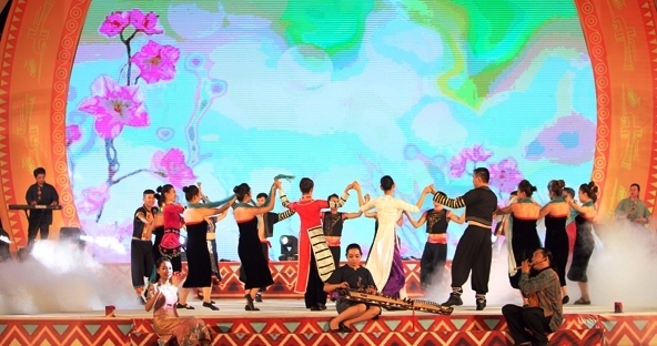 tuan dai doan ket cac dan toc di san van hoa viet nam