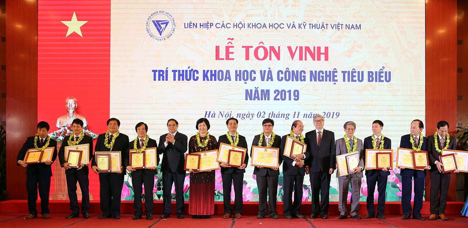 vinh danh 112 tri thuc khoa hoc va cong nghe tieu bieu nam 2019