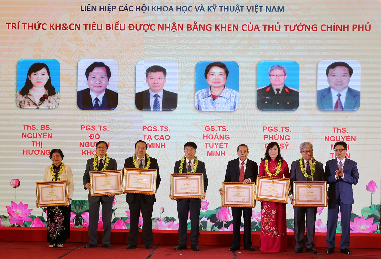 vinh danh 112 tri thuc khoa hoc va cong nghe tieu bieu nam 2019