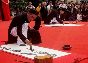Triển lãm thư pháp "Truyền kinh chính học"