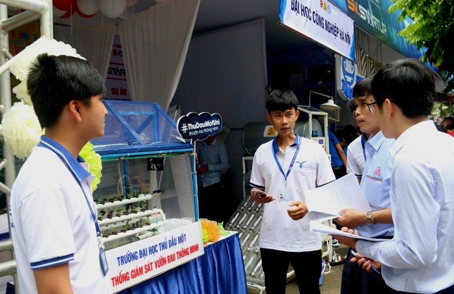Thanh niên khởi nghiệp cùng đất nước vượt qua thách thức