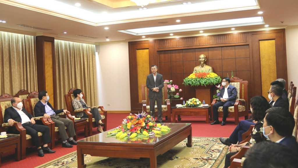 Tổng Giám đốc Petrovietnam Lê Mạnh Hùng làm việc với lãnh đạo tỉnh Hòa Bình