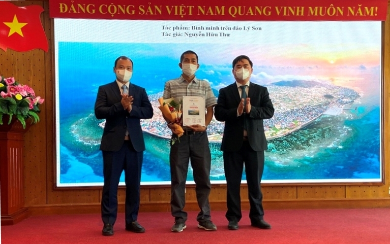 16 tác phẩm đoạt giải cuộc thi ảnh nghệ thuật “Đất nước nhìn từ biển”