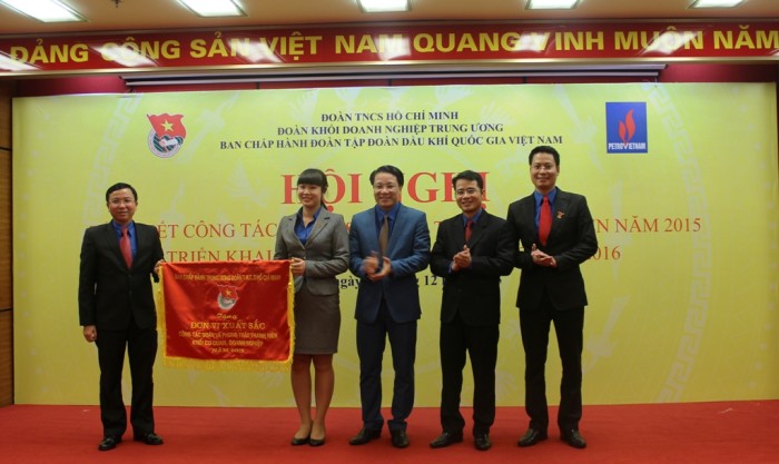 xung kich sang tao dong hanh cung tap doan vuot thach thuc