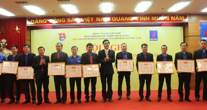 xung kich sang tao dong hanh cung tap doan vuot thach thuc