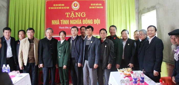 tang nha nghia tinh dong doi cho ccb hoan canh kho khan