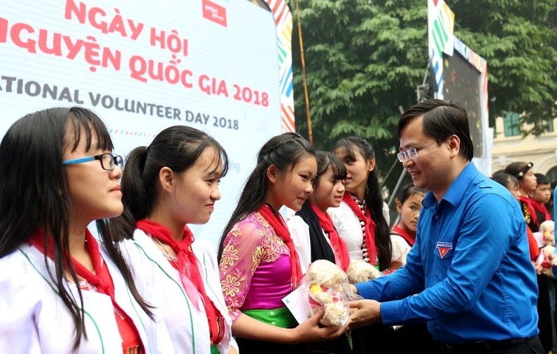 ton vinh 18 tap the ca nhan dat giai thuong tinh nguyen quoc gia nam 2018