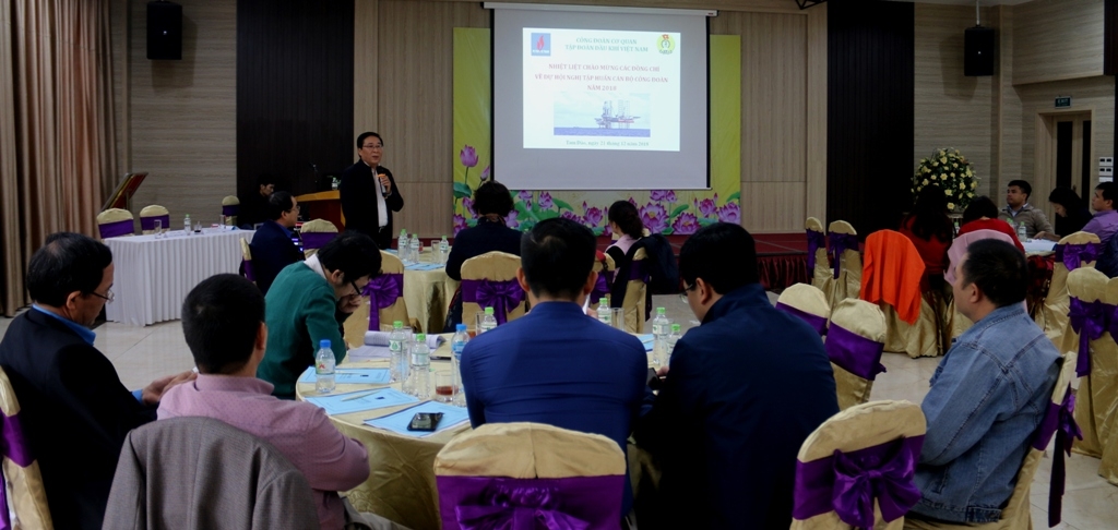 cong doan co quan tap doan dau khi viet nam to chuc tap huan nghiep vu cong doan