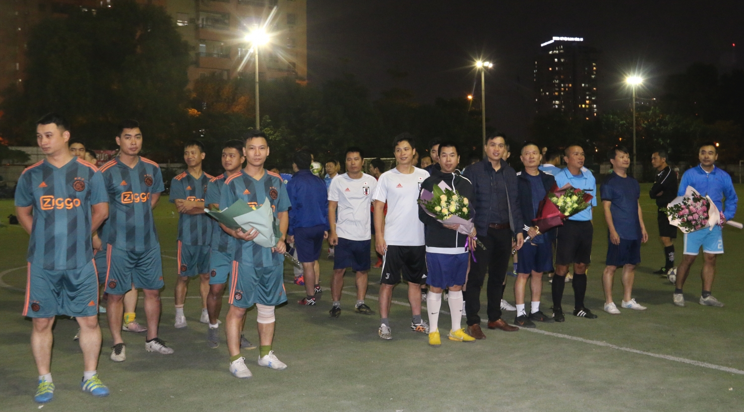 khai mac giai bong da co quan tap doan cup tu hung mo rong lan i