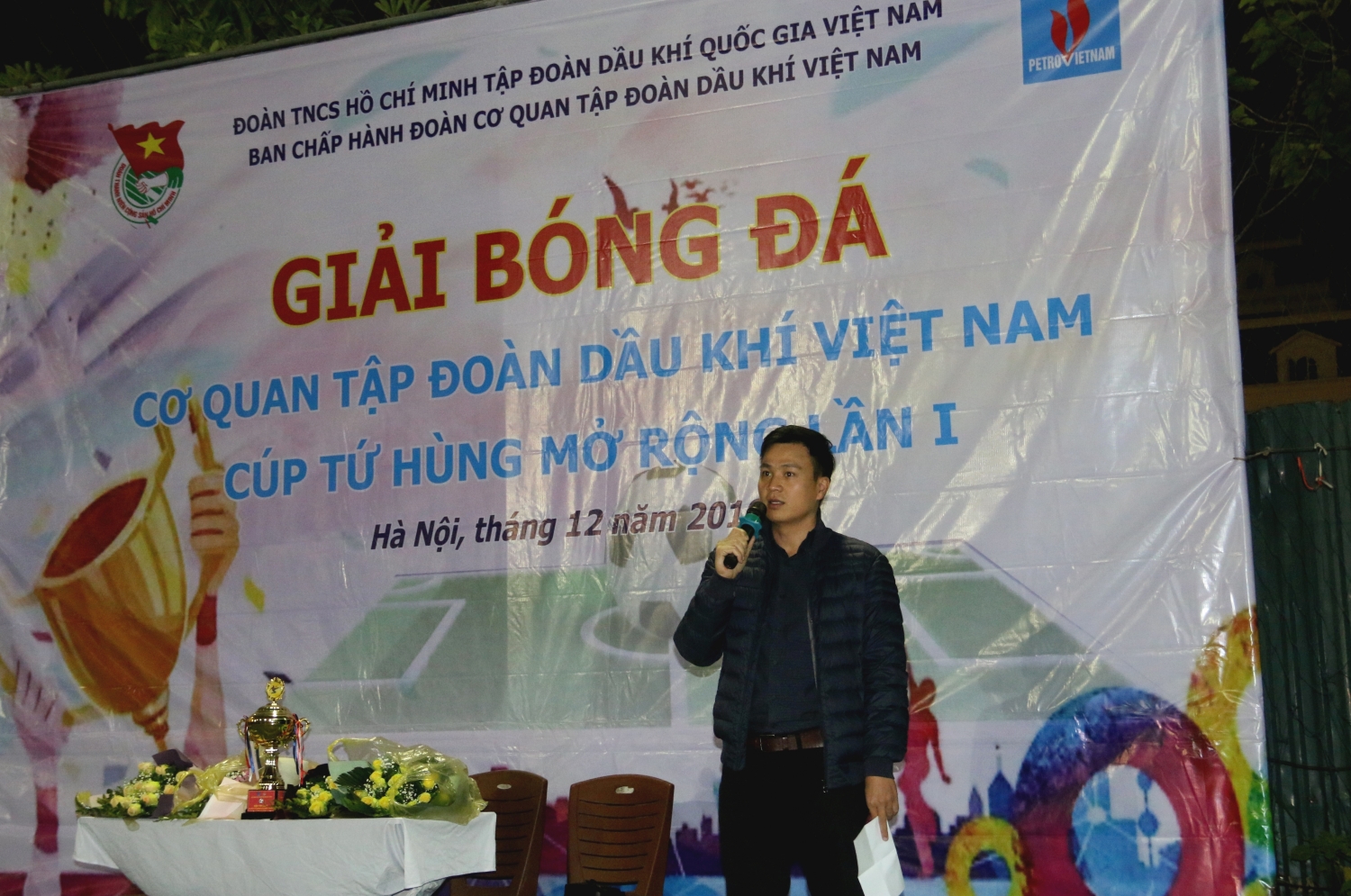 khai mac giai bong da co quan tap doan cup tu hung mo rong lan i