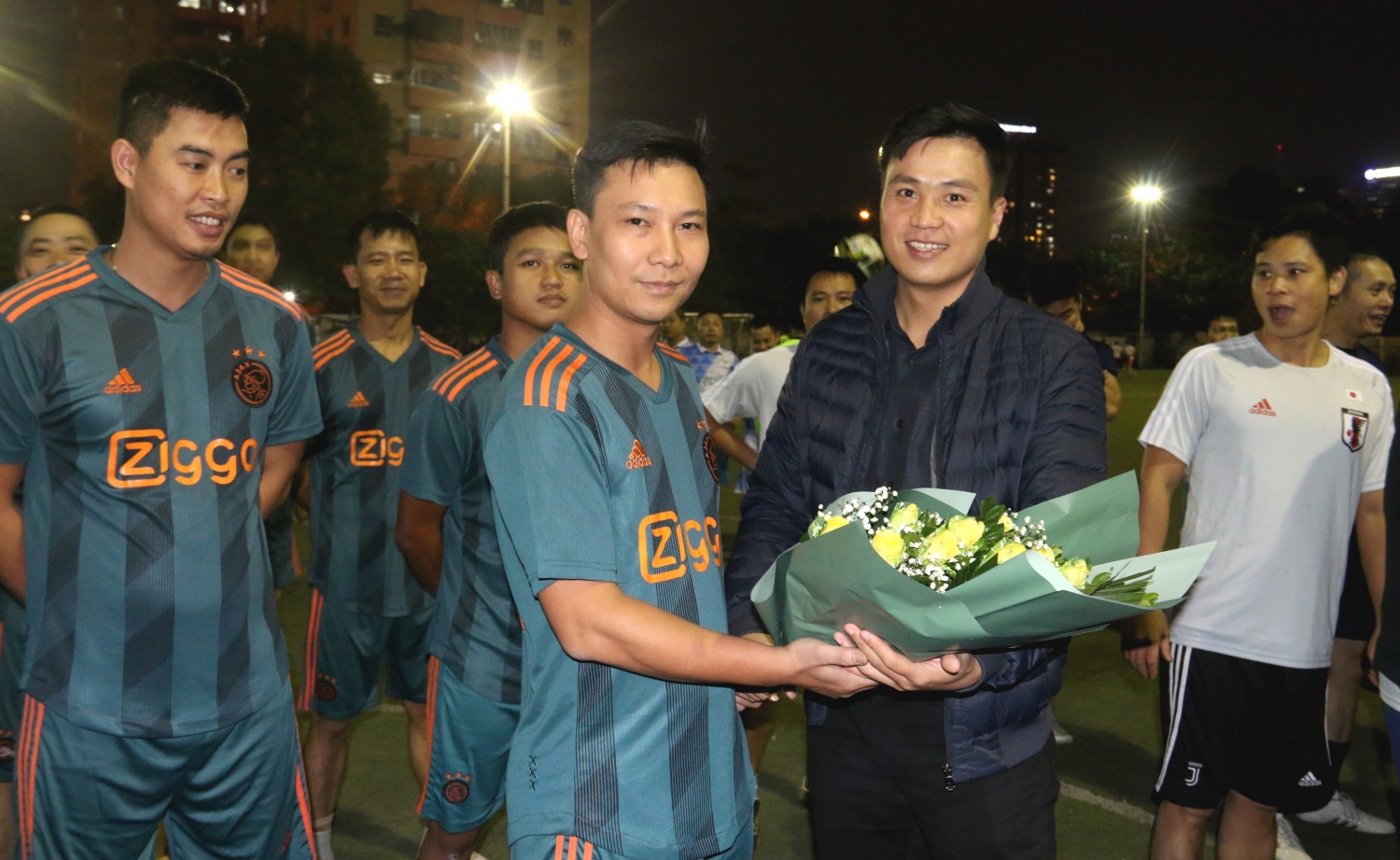 khai mac giai bong da co quan tap doan cup tu hung mo rong lan i