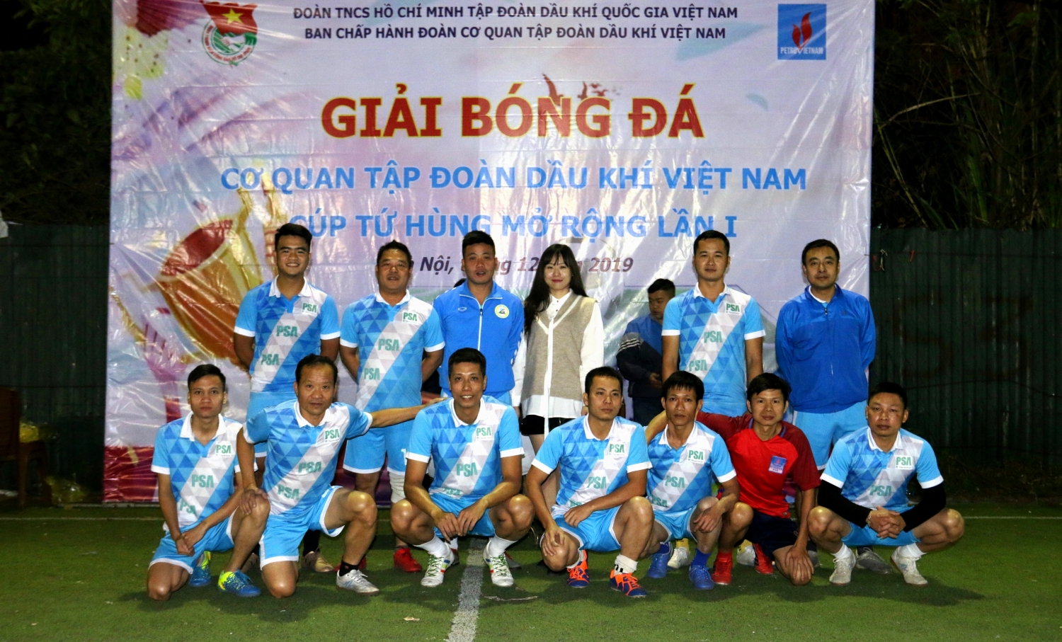 khai mac giai bong da co quan tap doan cup tu hung mo rong lan i