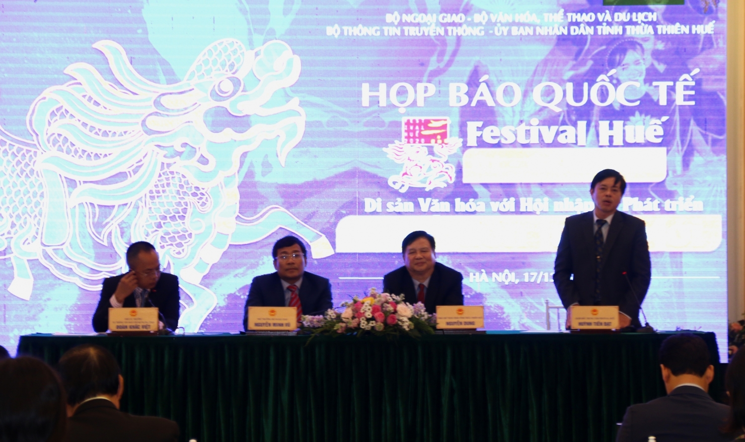 festivel hue 2020 di san van hoa voi hoi nhap va phat trien hue luon luon moi