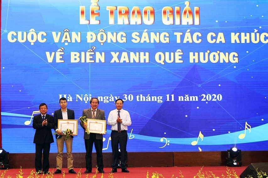 Trao giải Cuộc thi sáng tác ca khúc về biển xanh quê hương cho 12 tác phẩm