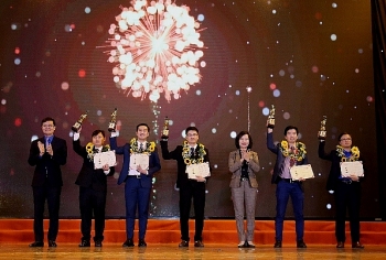 10 tài năng khoa học công nghệ trẻ nhận giải thưởng Quả cầu vàng 2020