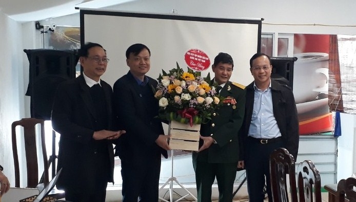 Hội CCB PVI tổ chức hành trình về nguồn, giáo dục truyền thống