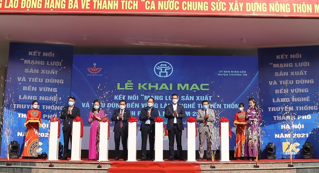 Hà Nội hỗ trợ làng nghề kết nối mạng lưới sản xuất và tiêu dùng