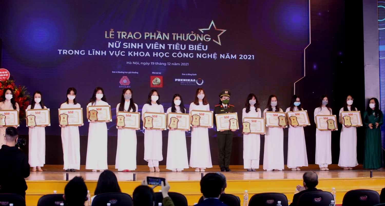 10 tài năng khoa học công nghệ trẻ nhận giải thưởng Quả cầu vàng 2021