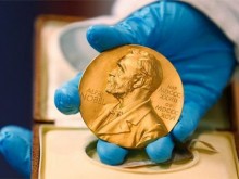 bac si gianh giai nobel hoa binh ca doi chong bao luc tinh duc