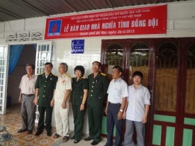 Trao tặng nhà nghĩa tình đồng đội tại Vũng Tàu