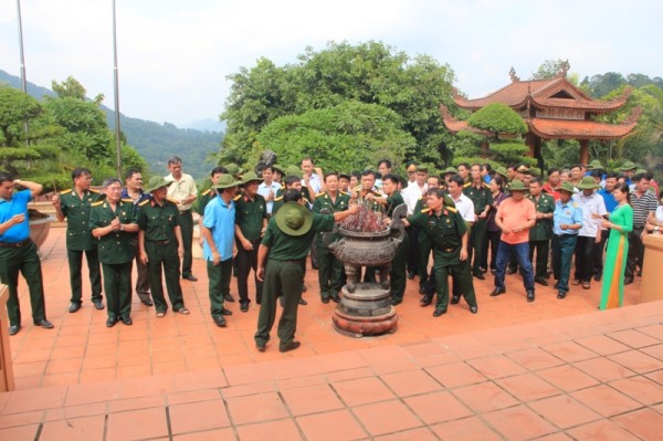 Hội CCB về nguồn hoi ccb ve nguon 6