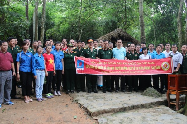 Hội CCB về nguồn hoi ccb ve nguon 9